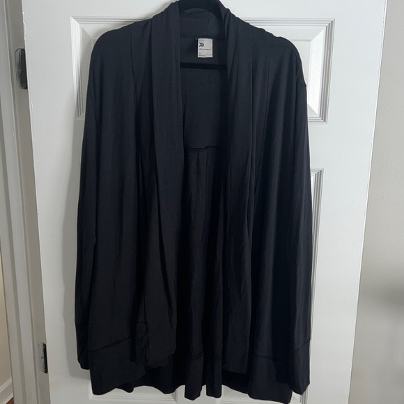 All in Motion Flyaway Cardigan in Black size XXL - Picture 2 of 9